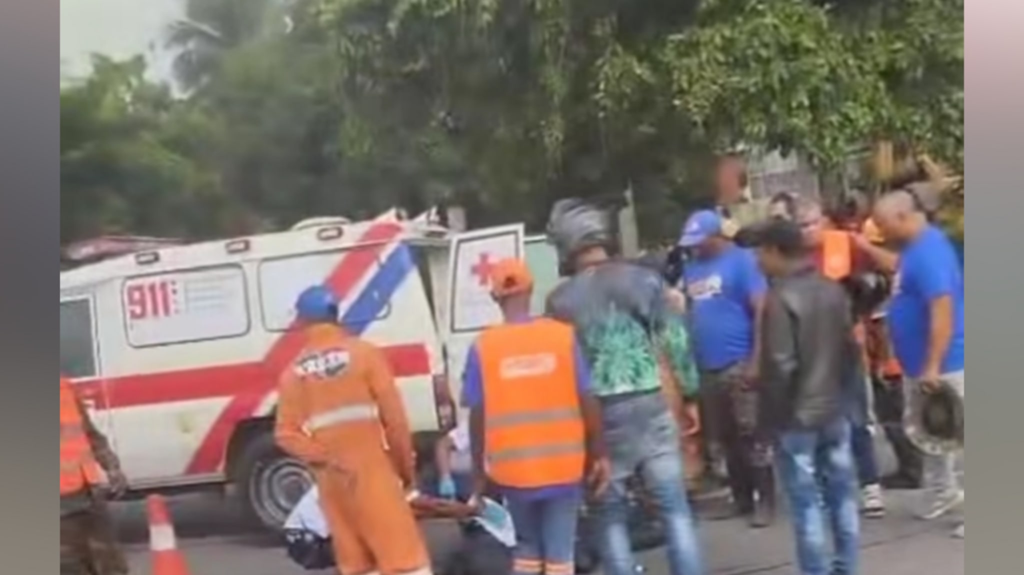 En la Autopista 6 de Noviembre Empleado de Obras Públicas
