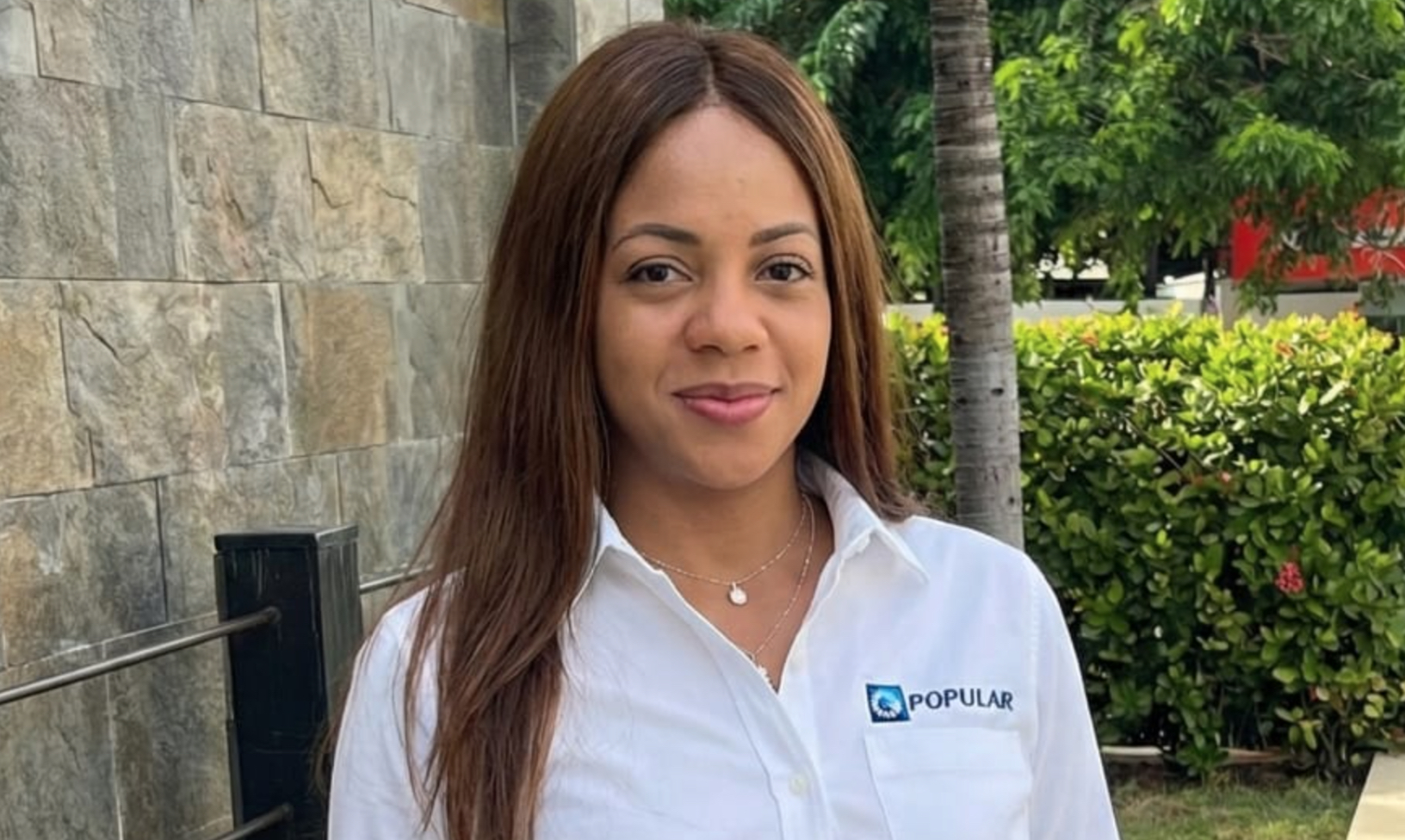 🕊️Joven empleada del Banco Popular en Puerto Plata