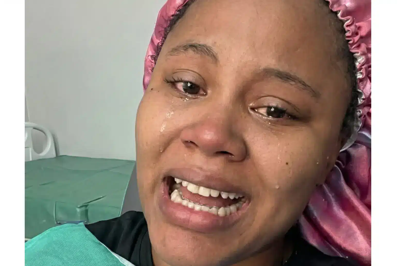 Madre relata que cancelaron cirugía de su hijo tras no hallarse tumor